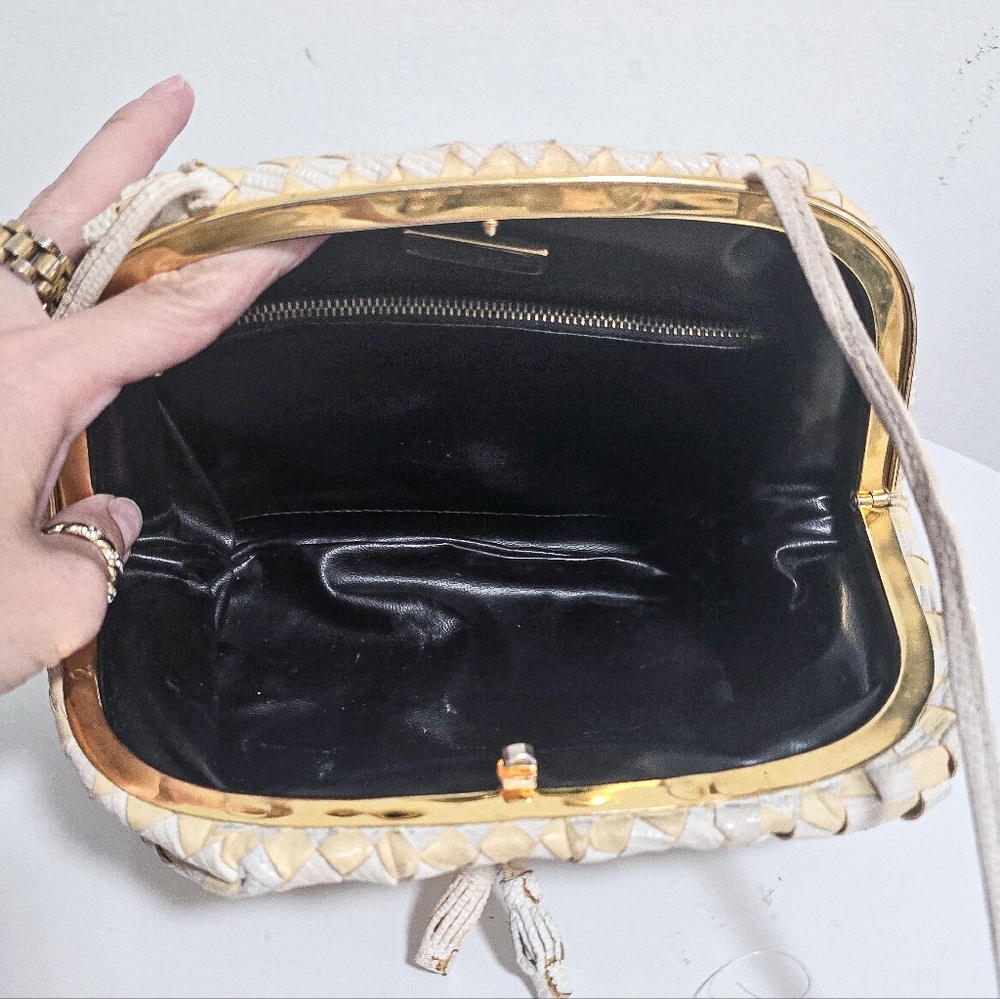 Bottega Veneta vintage woven leather crossbody clutch bag - Picture 10 of 12